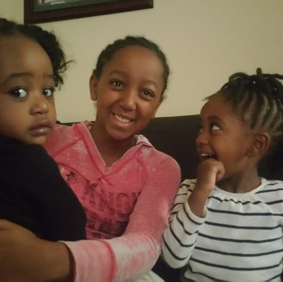 Meet your Posher, Zenash - Picture 1 of 1